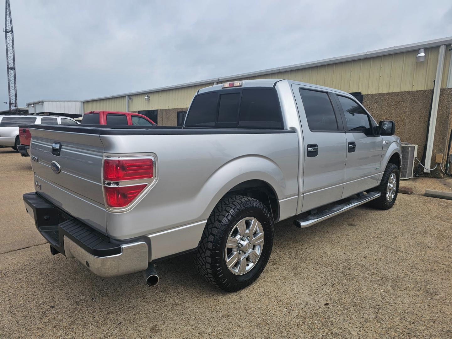 2011 SILVER Ford F-150 Platinum SuperCrew 6.5-ft. Bed 2WD (1FTFW1CT4BF) with an 3.5L V6 TURBO engine, 4-Speed Automatic transmission, located at 533 S Seven Points BLVD, Seven Points, TX, 75143, (430) 255-4030, 32.313999, -96.209351 - Photo#2